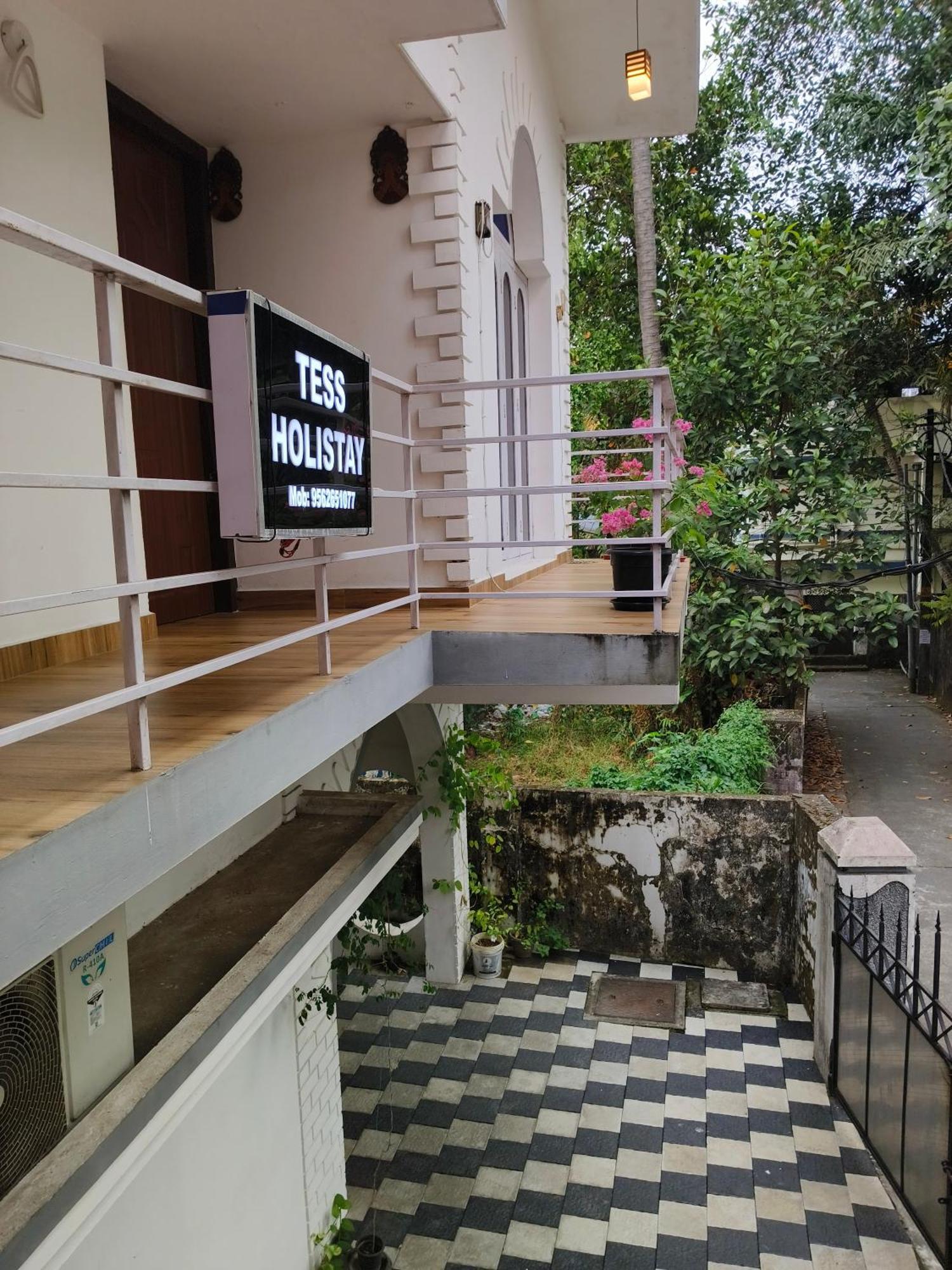 Tess Holistay Fort Kochi Extérieur photo